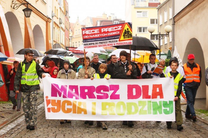 marsz-dla-zycia-i-rodziny-w-jeleniej-gorze-foto-46804