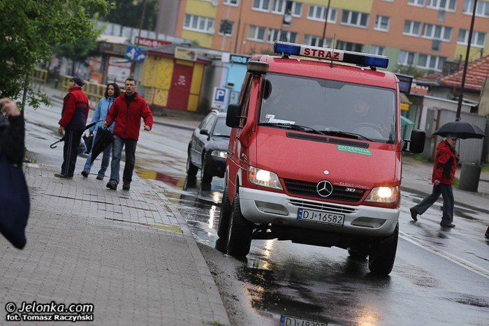 wody-w-jeleniej-gorze-opadaja-gorzej-jest-w-powiecie-foto-46811