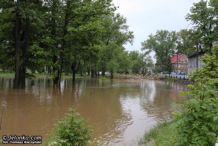 wody-w-jeleniej-gorze-opadaja-gorzej-jest-w-powiecie-foto-46811