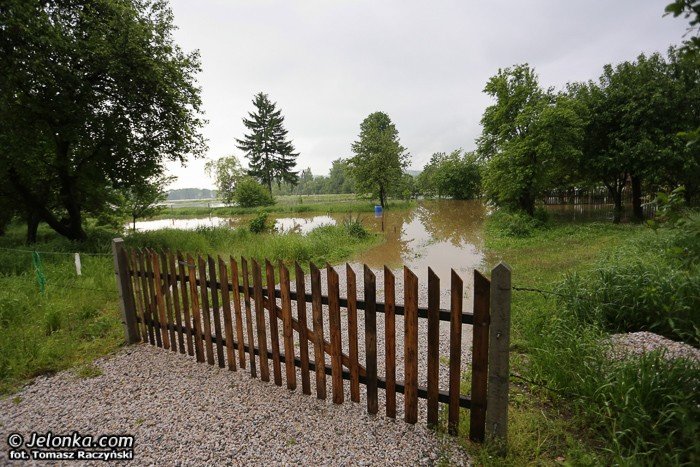 wody-w-jeleniej-gorze-opadaja-gorzej-jest-w-powiecie-foto-46811