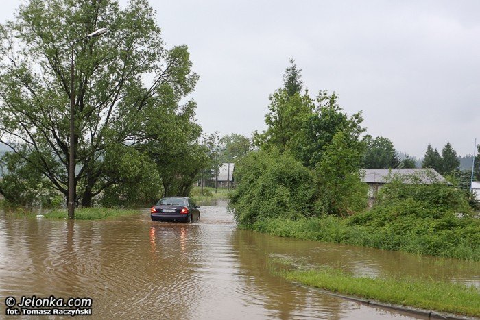 wody-w-jeleniej-gorze-opadaja-gorzej-jest-w-powiecie-foto-46811
