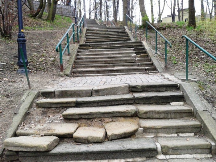 czytelnicy-alarmuja-to-nie-schody-to-puapka-46824