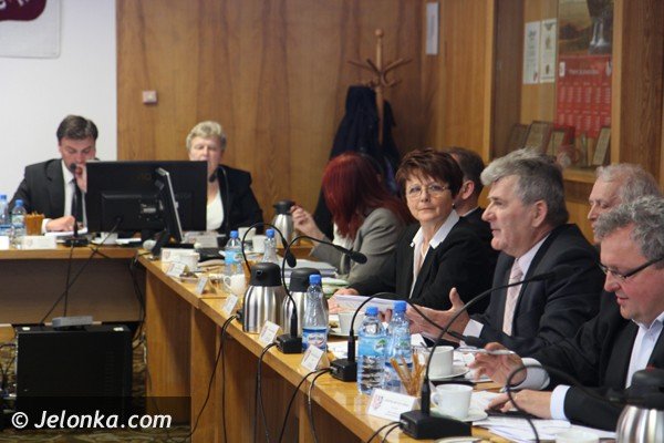 absolutorium-dla-wadz-powiatu-jeleniogorskiego-foto-46886