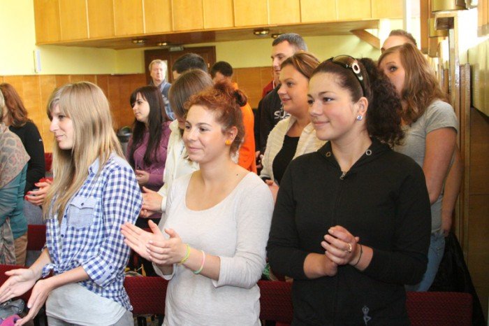 mnich-buddyjski-w-ekonomie-foto-46912