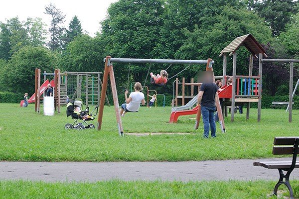 czytelnik-nie-dewastujcie-placu-zabaw-w-parku-foto-46940