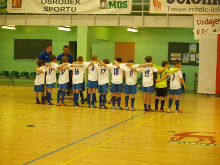 wielki-mecz-przyjacio-piki-noznej-przy-ul-zotniczej-foto-47021