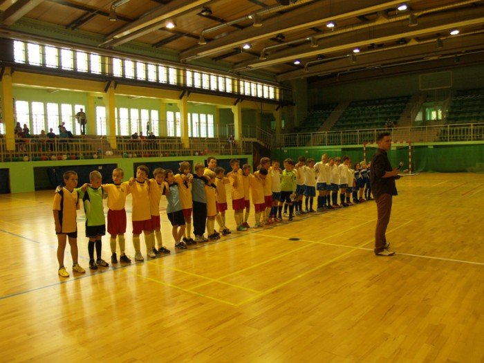 wielki-mecz-przyjacio-piki-noznej-przy-ul-zotniczej-foto-47021