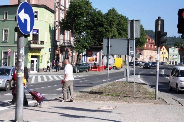 zarosniete-pobocza-zaniedbane-skwery-to-wstyd-foto-47025