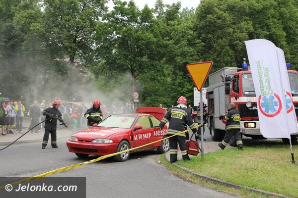 wybuch-samochodu-w-cieplicach-pokaz-ratownictwa-foto-47057