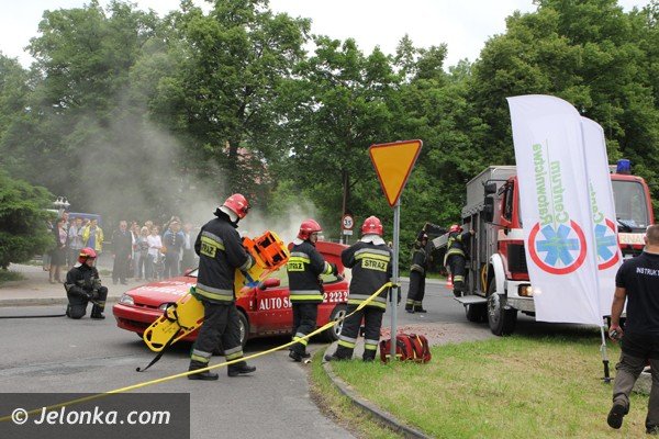 wybuch-samochodu-w-cieplicach-pokaz-ratownictwa-foto-47057