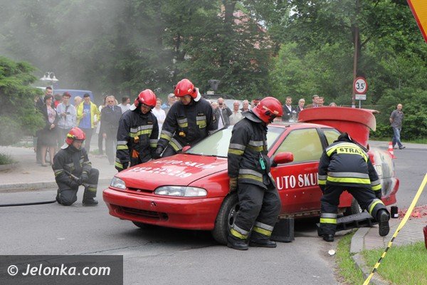 wybuch-samochodu-w-cieplicach-pokaz-ratownictwa-foto-47057