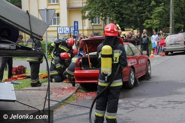 wybuch-samochodu-w-cieplicach-pokaz-ratownictwa-foto-47057