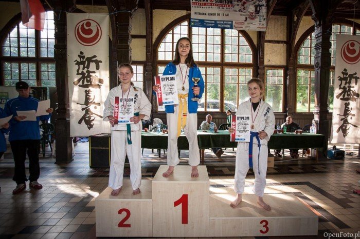kolejny-sukces-jeleniogorskich-karatekow-foto-47073