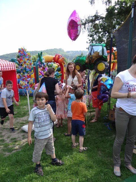 polonezem-i-swietna-zabawa-powitali-wakacje-foto-47100