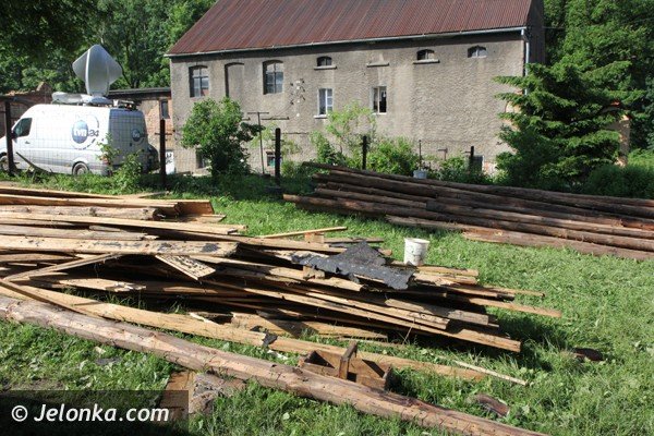 traba-powietrzna-w-chrosnicy-trwa-liczenie-strat-aktualizacja-foto-47124