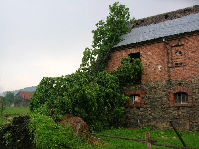 traba-powietrzna-w-chrosnicy-trwa-liczenie-strat-aktualizacja-foto-47124