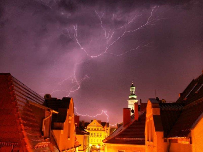 tak-dzisiaj-burza-oswietlaa-jelenia-gore-aktualizacja-foto-47184