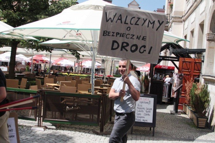 pikietowali-pod-ratuszem-maja-dosc-obietnic-foto-47187