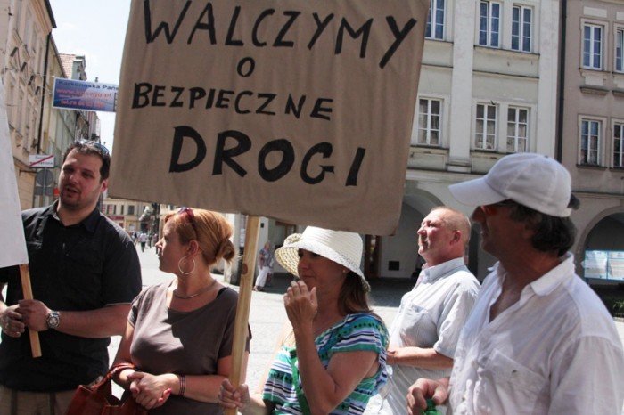 pikietowali-pod-ratuszem-maja-dosc-obietnic-foto-47187