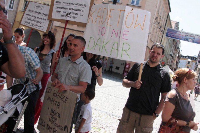pikietowali-pod-ratuszem-maja-dosc-obietnic-foto-47187