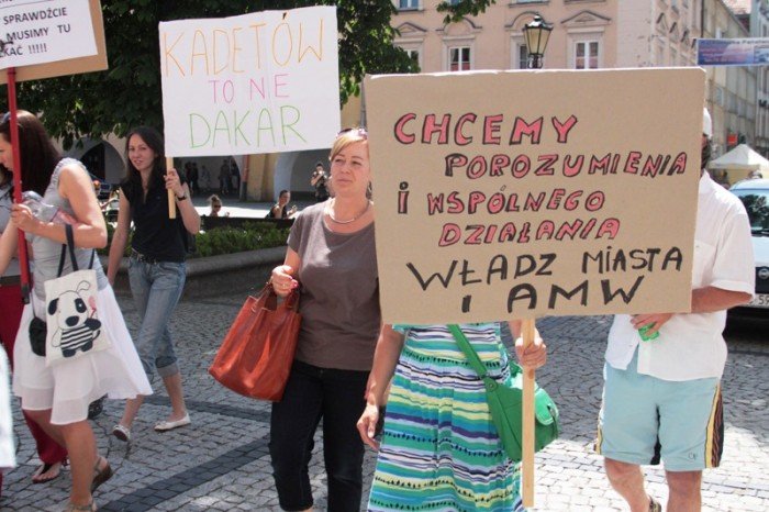 pikietowali-pod-ratuszem-maja-dosc-obietnic-foto-47187