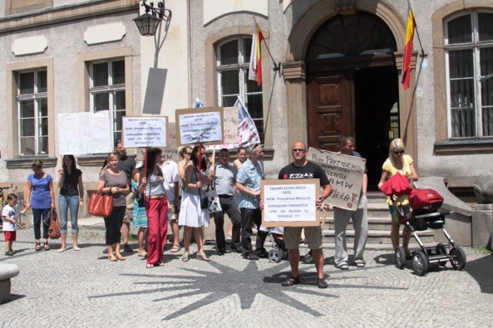 pikietowali-pod-ratuszem-maja-dosc-obietnic-foto-47187