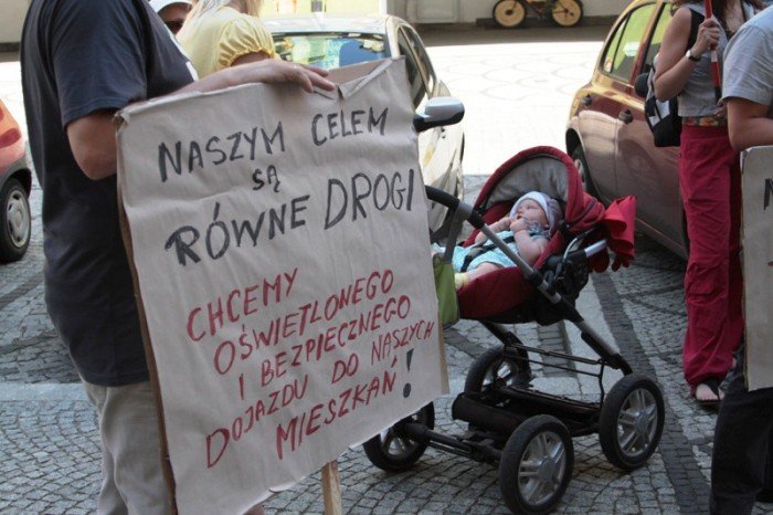 pikietowali-pod-ratuszem-maja-dosc-obietnic-foto-47187