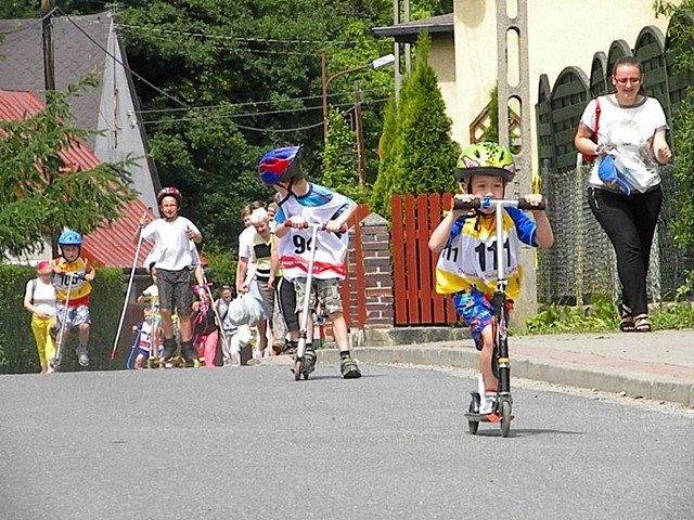 sportowe-zmagania-najmodszych-na-dni-sobieszowa-foto-47233