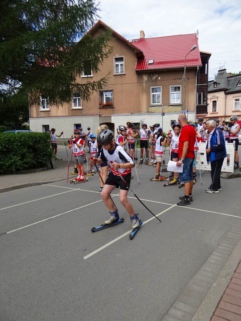 sportowe-zmagania-najmodszych-na-dni-sobieszowa-foto-47233