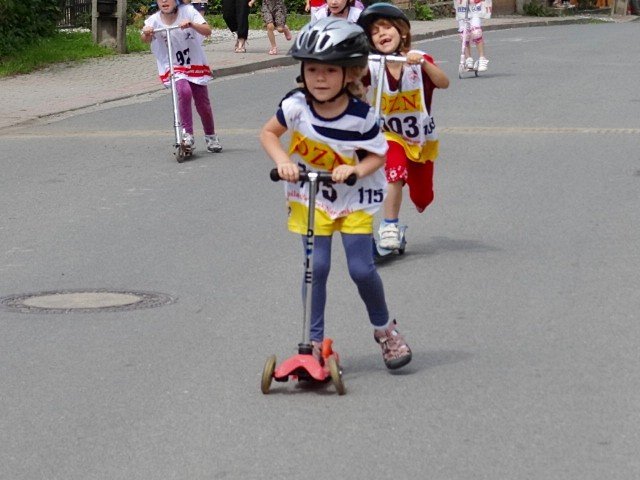 sportowe-zmagania-najmodszych-na-dni-sobieszowa-foto-47233