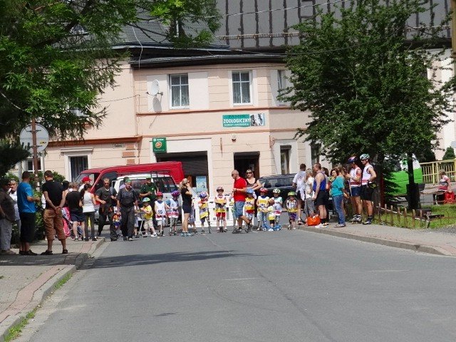 sportowe-zmagania-najmodszych-na-dni-sobieszowa-foto-47233