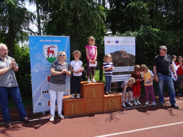 sportowe-zmagania-najmodszych-na-dni-sobieszowa-foto-47233