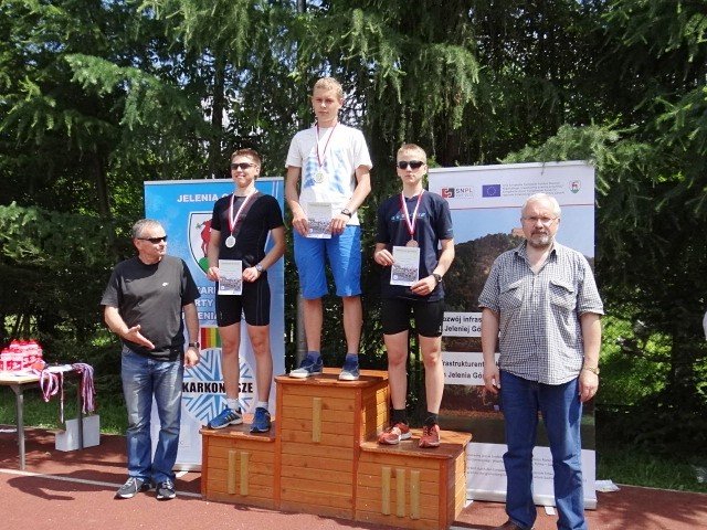 sportowe-zmagania-najmodszych-na-dni-sobieszowa-foto-47233