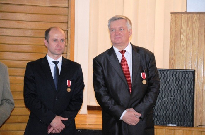 medal-komisji-edukacji-narodowej-dla-jeleniogorzanina-47283