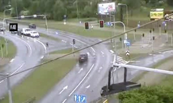 przejecha-na-czerwonym-swietle-i-wypad-z-drogi-video-47287