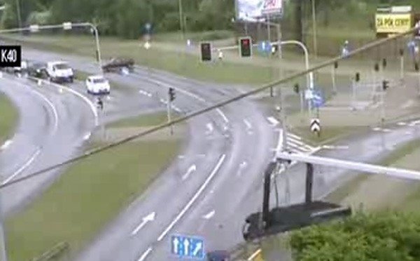 przejecha-na-czerwonym-swietle-i-wypad-z-drogi-video-47287
