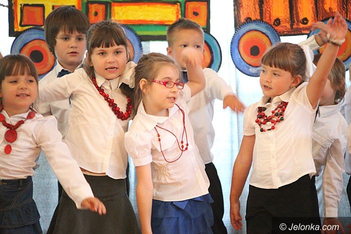 piekna-uroczystosc-w-okraglaczku-foto-47290