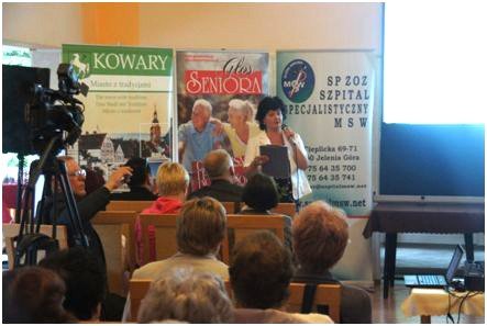 seniorzy-na-akademii-w-kowarach-jutro-spiewograj-foto-47297