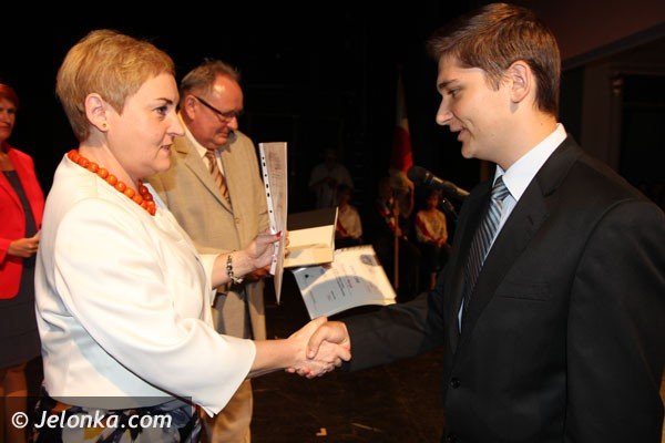 uczniowie-norwida-pozegnali-rok-szkolny-tuwimem-foto-47316