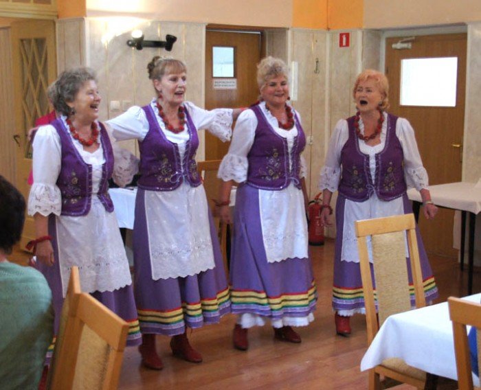 seniorzy-akademicy-w-kowarach-dzisiaj-spiewograj-foto-47317