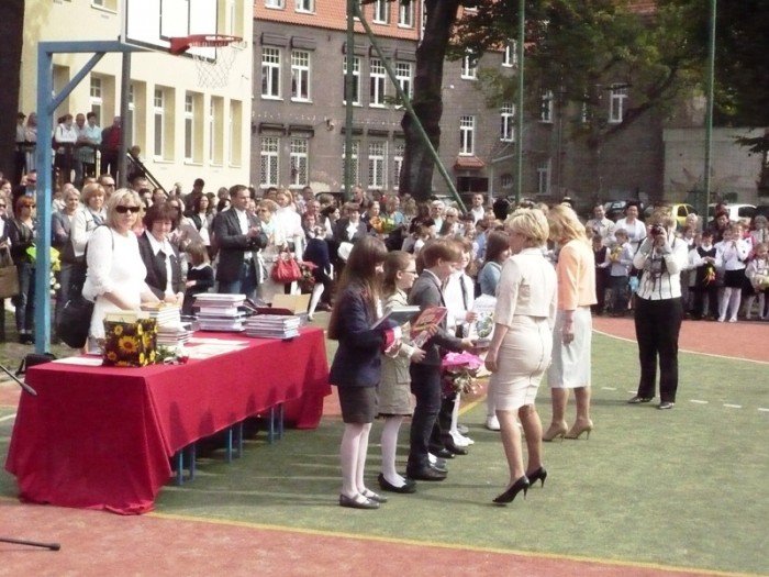 pozegnali-szkolny-rok-w-dwojce-foto-47323