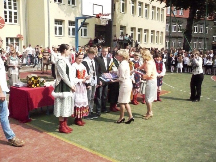 pozegnali-szkolny-rok-w-dwojce-foto-47323