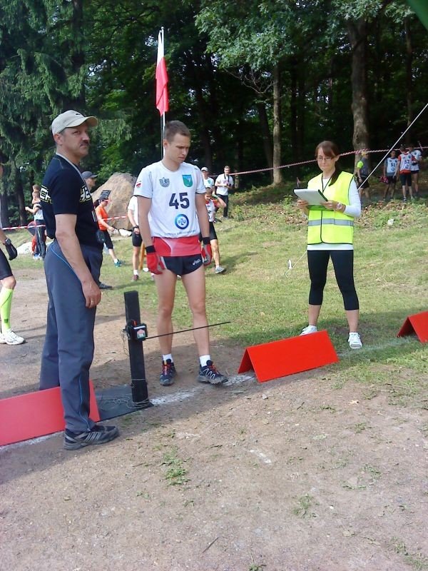 biathlonisci-rywalizuja-w-czarnym-borze-foto-47329