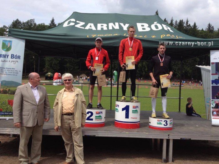 biathlonisci-rywalizuja-w-czarnym-borze-foto-47329