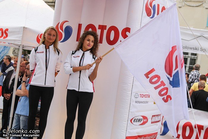 pokazali-sie-kibicom-na-placu-piastowskim-foto-47419