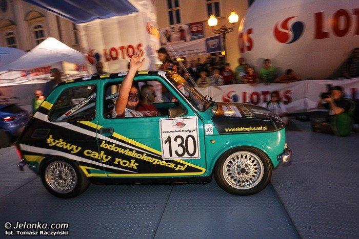 pokazali-sie-kibicom-na-placu-piastowskim-foto-47419