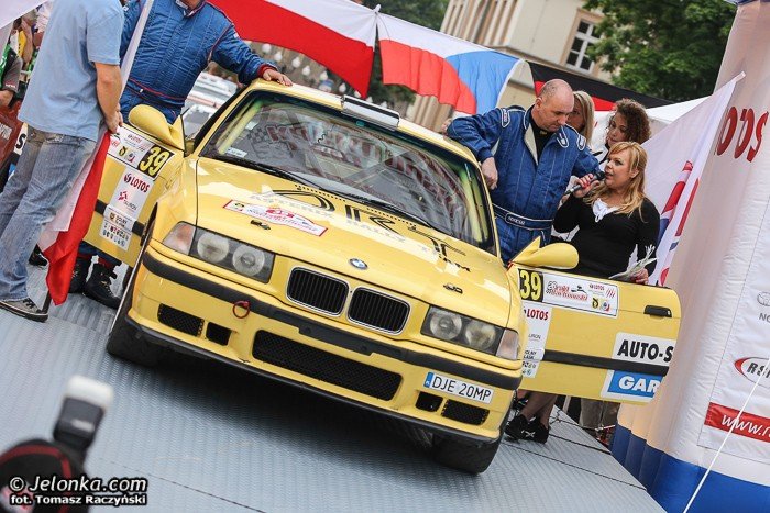 pokazali-sie-kibicom-na-placu-piastowskim-foto-47419