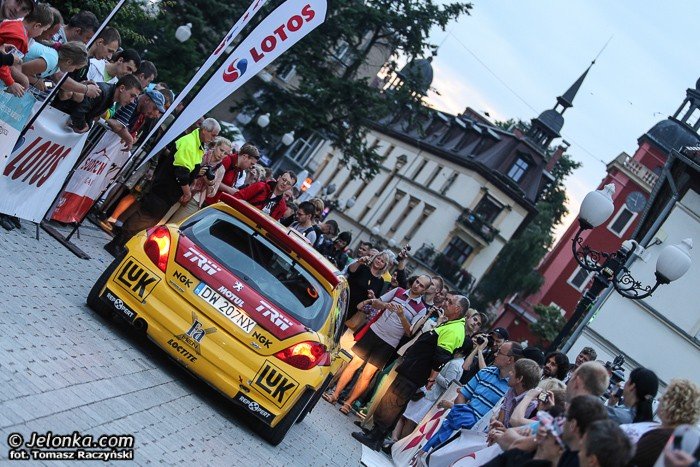 pokazali-sie-kibicom-na-placu-piastowskim-foto-47419