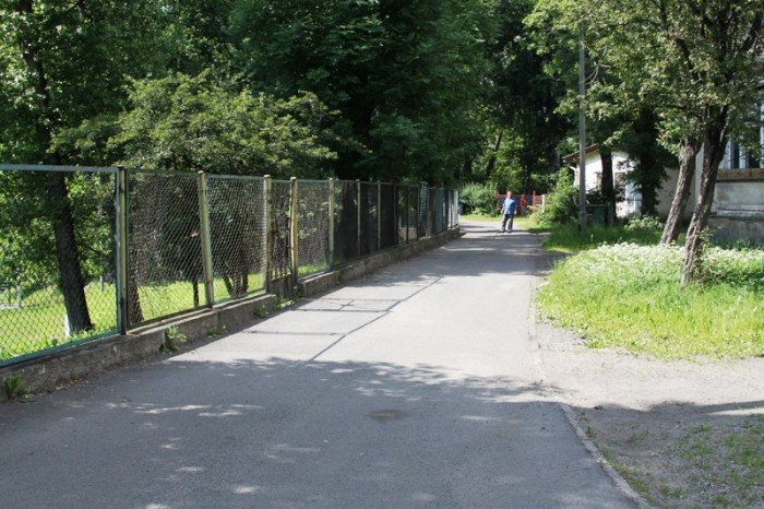 mieszkancy-zamiast-nam-pomoc-zamkneli-przejscie-foto-47453