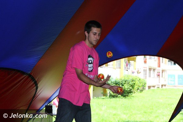 skok-w-blok-robi-furore-wsrod-dzieci-foto-47455